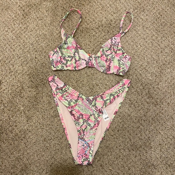ASOS bikini - Picture 1 of 4